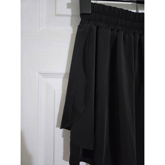 Unknown brand xl women's black flutter shorts - Picture 2 of 6